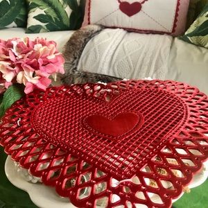 ❤️NWT Large Red Valentine Heart Doily Style Placemats Set/4
